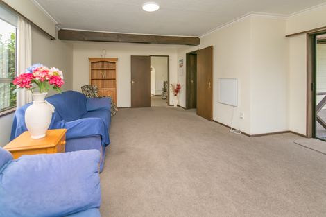 Photo of property in 2/105 Aorangi Road, Bryndwr, Christchurch, 8053