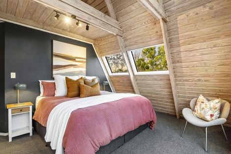 Photo of property in 1/5 Glenbush Place, Birkenhead, Auckland, 0626