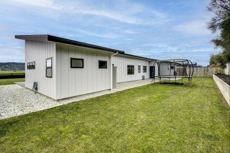 Photo of property in 29 Pohutukawa Drive, Eskdale, Napier, 4182