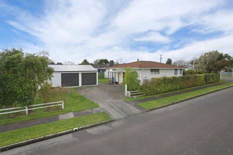 Photo of property in 2 Walker Crescent, Bulls, 4818