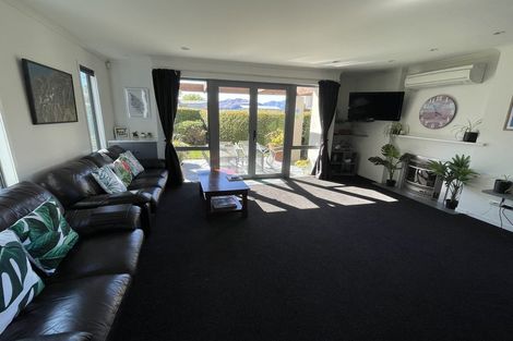 Photo of property in 9 Meadowbrook Place, Wanaka, 9305