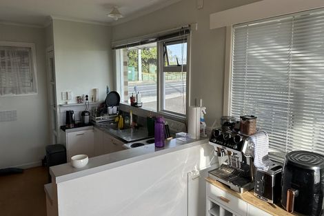 Photo of property in 1/177 Glenfield Road, Hillcrest, Auckland, 0627