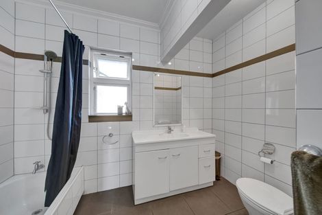 Photo of property in 39a Breakwater Road, Moturoa, New Plymouth, 4310