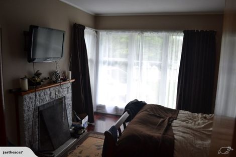 Photo of property in 30 Smythe Road, Henderson, Auckland, 0612