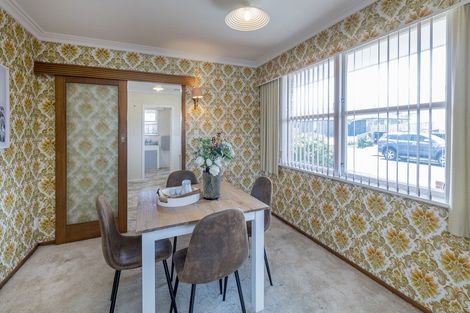 Photo of property in 611 Queen Street East, Levin, 5510