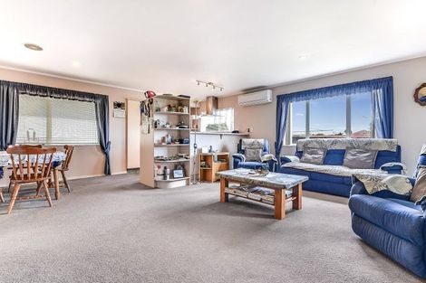 Photo of property in 30 Rosehill Place, Nawton, Hamilton, 3200