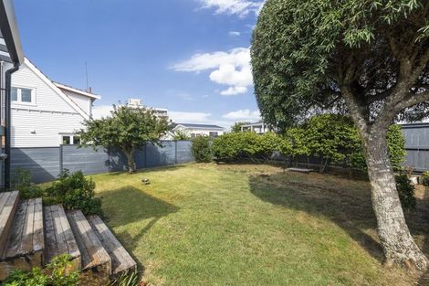 Photo of property in 190 Hurstmere Road, Takapuna, Auckland, 0622