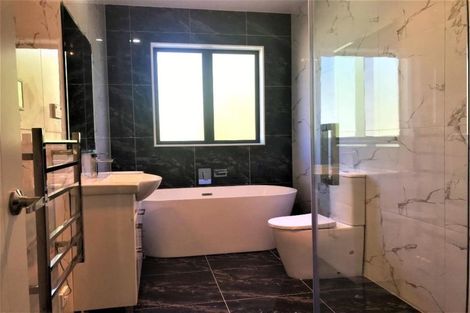 Photo of property in 10 Arataki Way, Glen Eden, Auckland, 0602