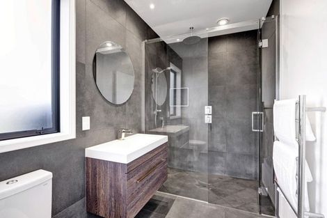 Photo of property in 5 Augusta Grove, Waiwhakaiho, New Plymouth, 4312