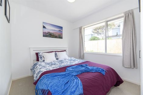 Photo of property in 1/38 Hillcrest Avenue, Hillcrest, Auckland, 0627