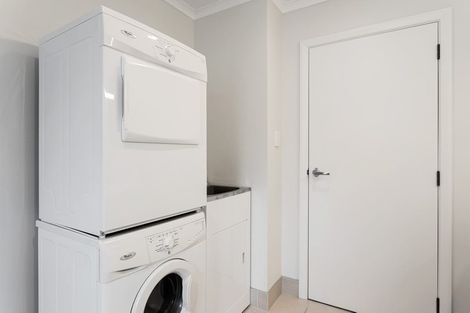 Photo of property in White Isle Apartments, 13/23 Quay Street, Whakatane, 3120