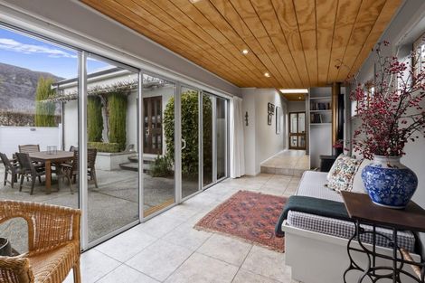 Photo of property in 14 Anglesea Street, Arrowtown, 9302