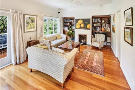 Photo of property in 11 Kinross Street, Kelburn, Wellington, 6012