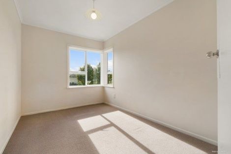 Photo of property in 21 Sheridan Drive, New Lynn, Auckland, 0600