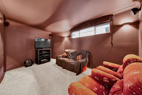 Photo of property in 3c Azalea Place, Brooklands, New Plymouth, 4310