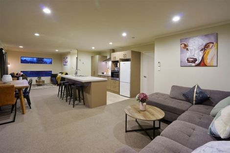 Photo of property in 52 Shillingford Boulevard, Rolleston, 7615