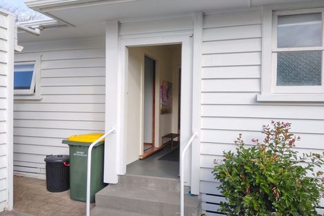 Photo of property in 25 Fulford Street, New Plymouth, 4310