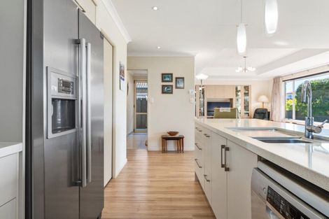 Photo of property in 143 Oriental Parade, Papamoa Beach, Papamoa, 3118