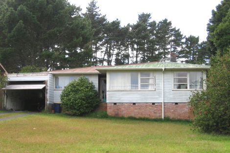 Photo of property in 13 Paragon Avenue, Beach Haven, Auckland, 0626