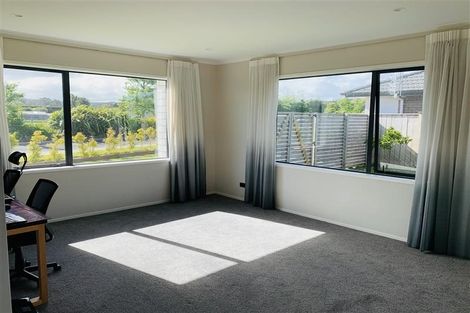 Photo of property in 9 Grove Way, Riverhead, 0820