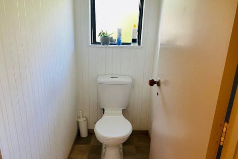 Photo of property in 2/7 Lynngate Place, Hillcrest, Auckland, 0627