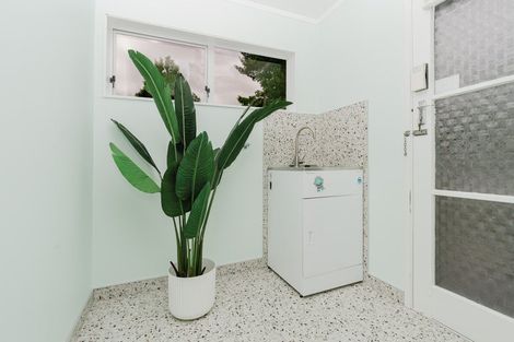 Photo of property in 2 Dorothy Place, Hillcrest, Hamilton, 3216