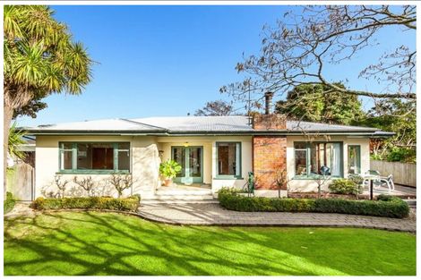 Photo of property in 7 Trent Avenue, Hokowhitu, Palmerston North, 4410