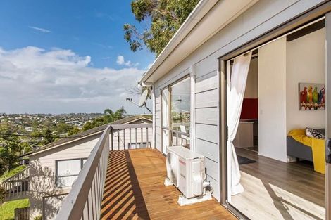 Photo of property in 1/595 Glenfield Road, Totara Vale, Auckland, 0629