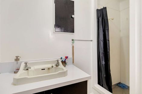 Photo of property in 16 Kingswood Road, Brookfield, Tauranga, 3110