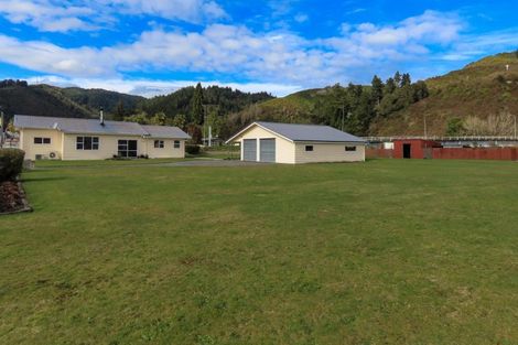 Photo of property in 97-104 Broadway, Reefton, 7830