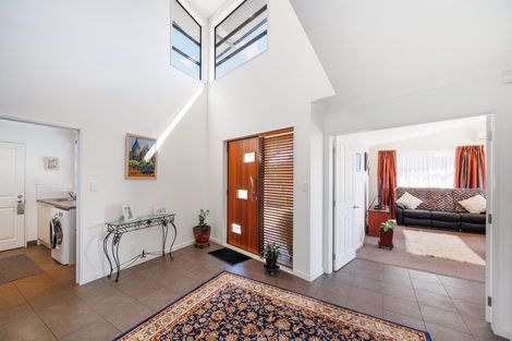 Photo of property in 27 Ruapehu Drive, Fitzherbert, Palmerston North, 4410