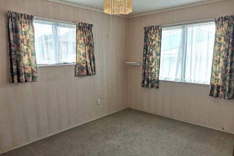 Photo of property in 1 Prion Place, One Tree Point, 0118