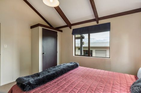Photo of property in 17 Holland Grove, Richmond Heights, Taupo, 3330