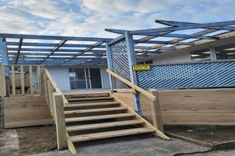 Photo of property in 4 Beazley Place, Glendene, Auckland, 0602