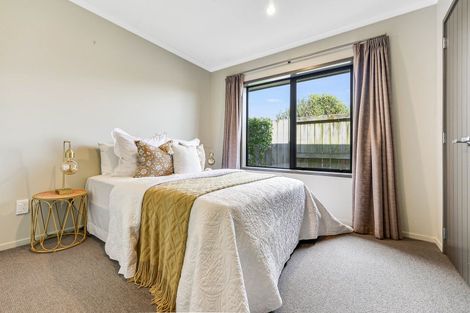 Photo of property in 15 Waltham Place, Rototuna North, Hamilton, 3210