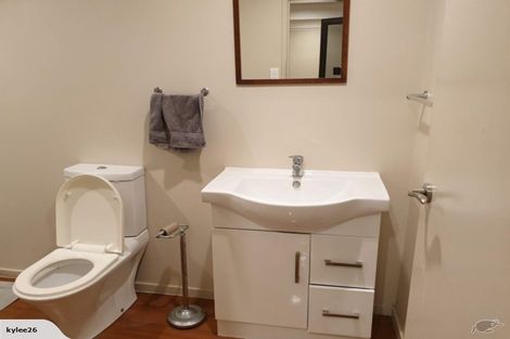 Photo of property in 1/4 James Scott Place, Te Atatu South, Auckland, 0602