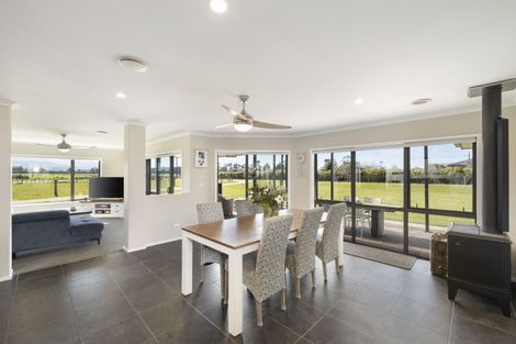 Photo of property in 250 Hughes Line, West Taratahi, Masterton, 5887