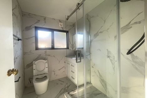 Photo of property in 2/41 College Road, Northcote, Auckland, 0627