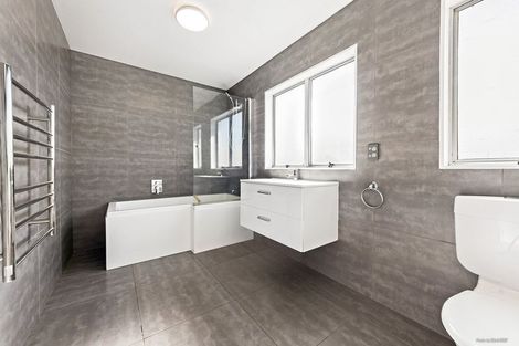 Photo of property in 7 Styca Place, Sunnyvale, Auckland, 0612