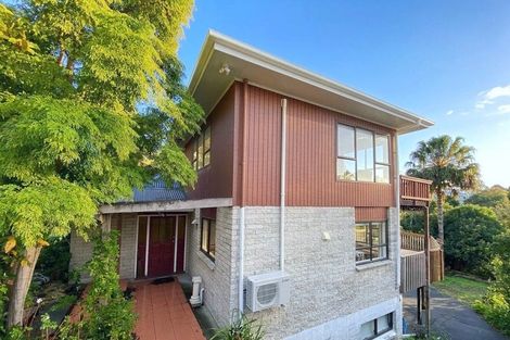Photo of property in 2 Eastglen Road, Glen Eden, Auckland, 0602