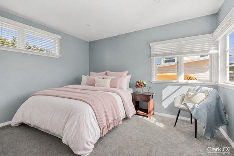 Photo of property in 29 Mana Esplanade, Paremata, Porirua, 5026