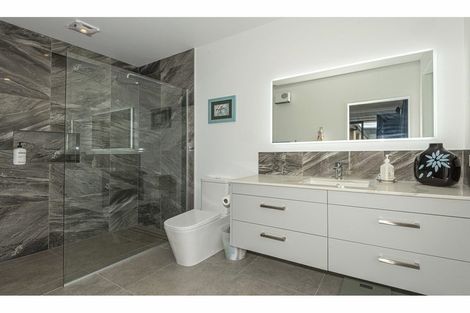 Photo of property in 21 Capstone Place, Te Kamo, Kamo, 0185