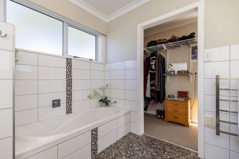 Photo of property in 221 Rosetta Road, Raumati South, Paraparaumu, 5032