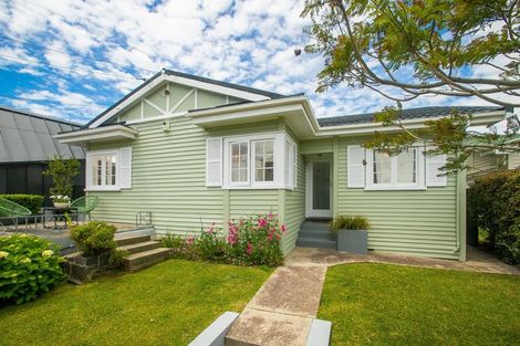 Photo of property in 11 Pasadena Avenue, Point Chevalier, Auckland, 1022