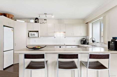 Photo of property in 12 Lime Crescent, Papakura, 2110