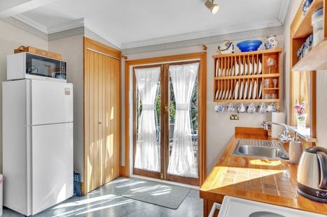 Photo of property in 17 Cambridge Road, Martinborough, 5711