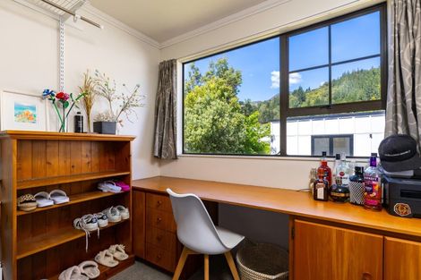 Photo of property in 168 Waikawa Road, Picton, 7220