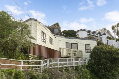 Photo of property in 2/15 Sutherland Crescent, Melrose, Wellington, 6023