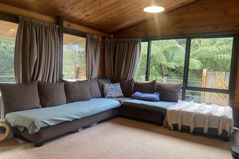 Photo of property in 25 Matuhi Street, Tirohanga, Lower Hutt, 5010