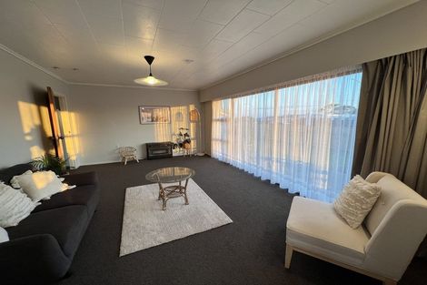 Photo of property in 2 Park Lane, Waitara, 4320